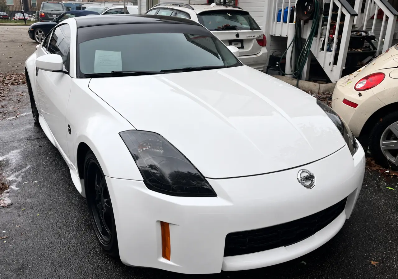 Nissan 350Z after paint and body refinishing